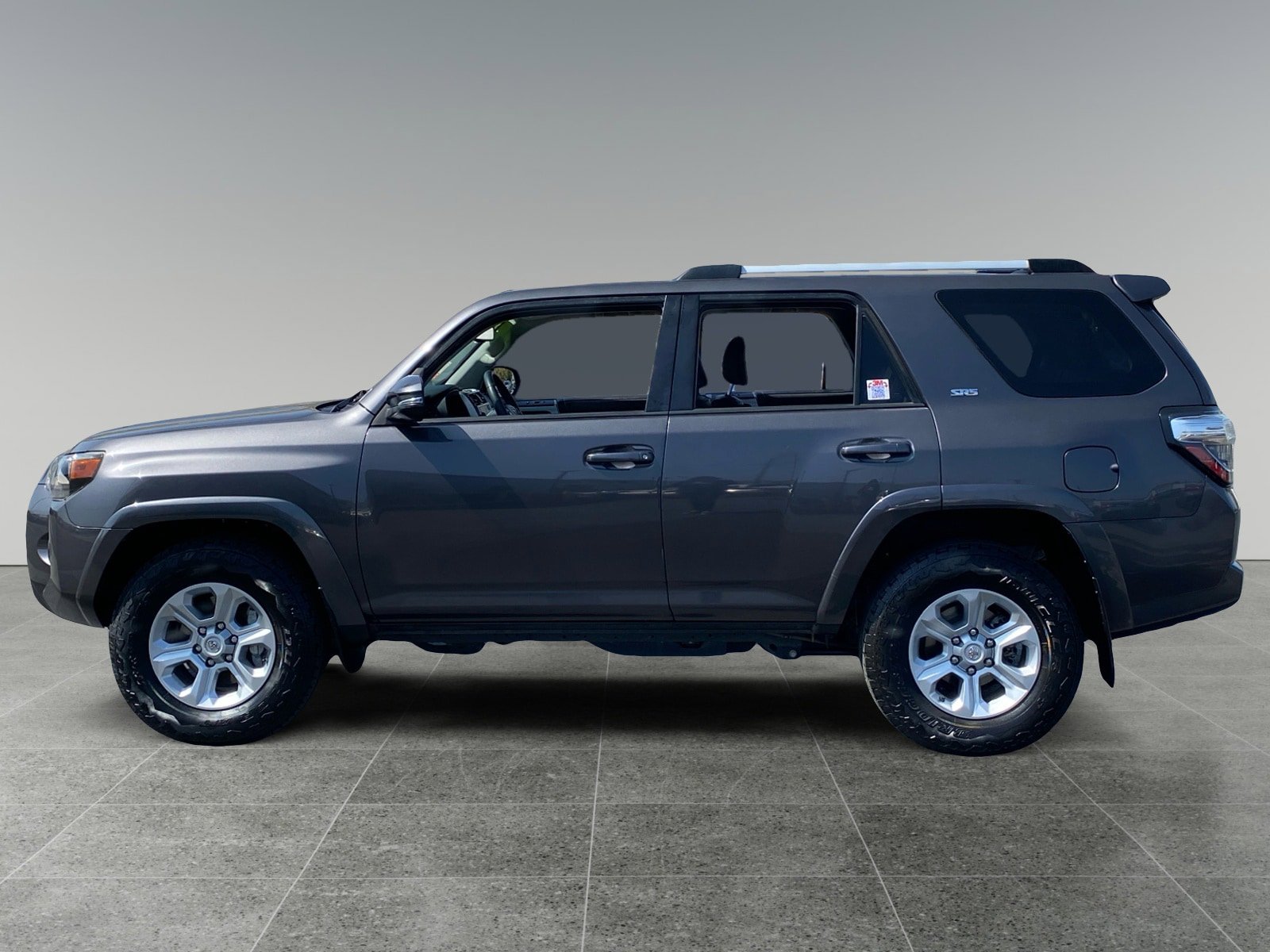 Used 2021 Toyota 4Runner SR5 Premium RWD image 2