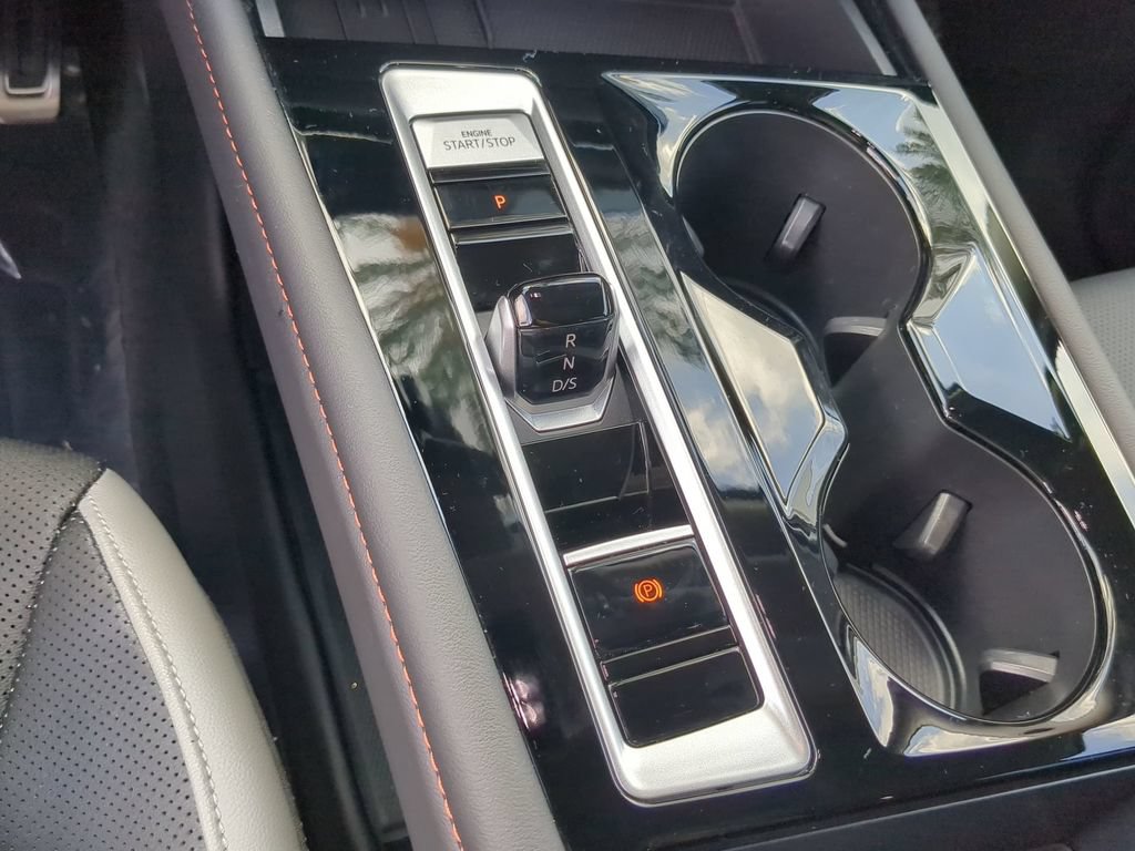 Certified 2025 Volkswagen Atlas Peak Edition SE AWD/4WD image 29