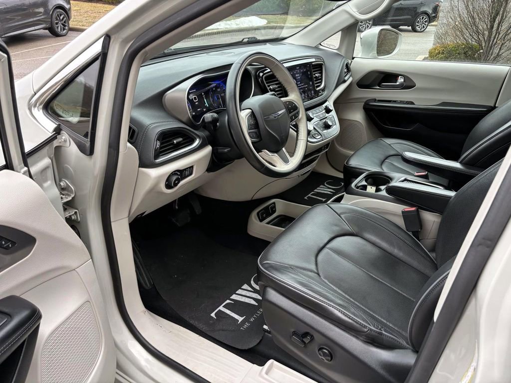 Used 2019 Chrysler Pacifica Limited w/ Advanced Safetytec Group image 26