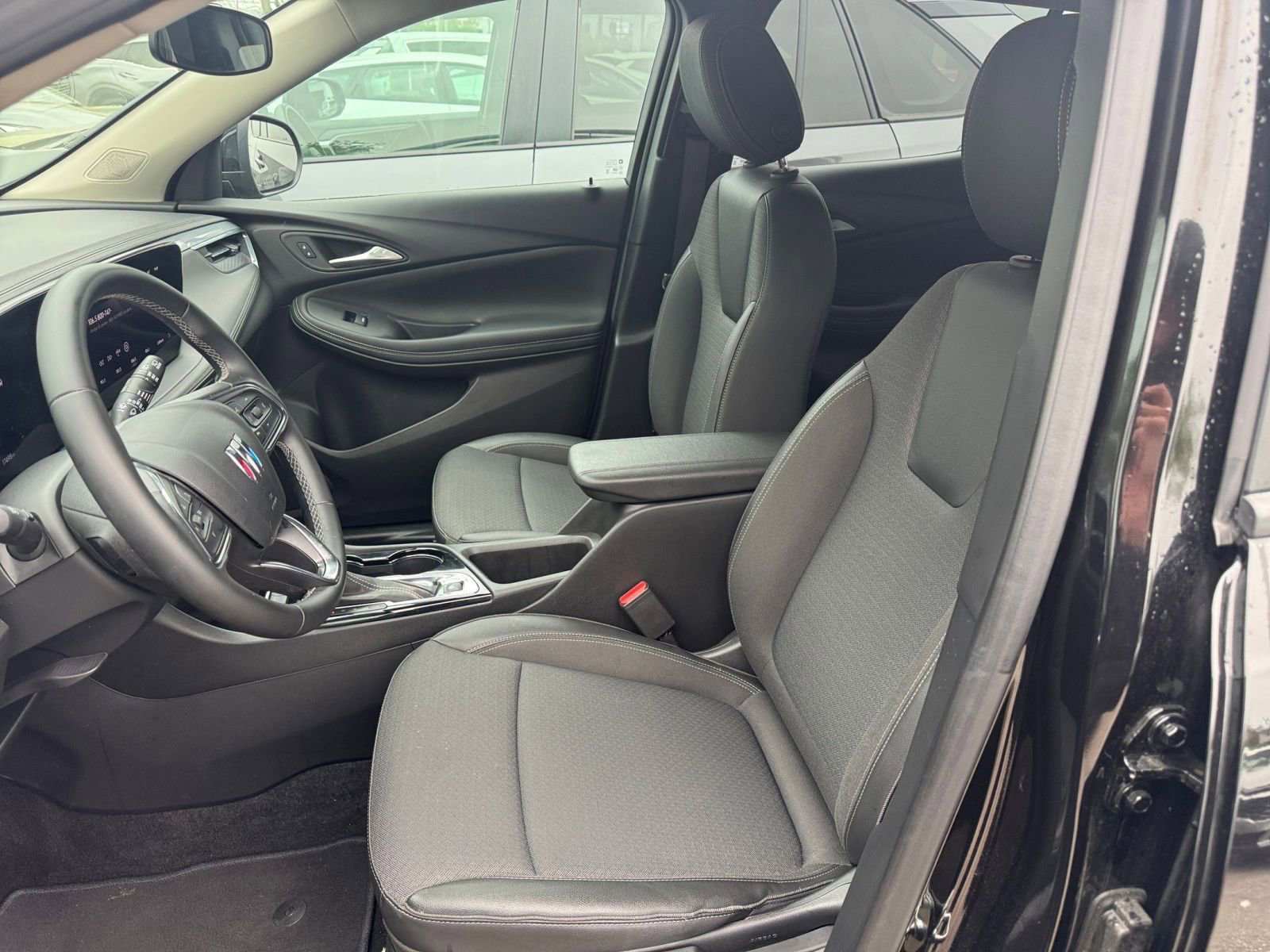 Used 2025 Buick Encore GX Preferred image 25