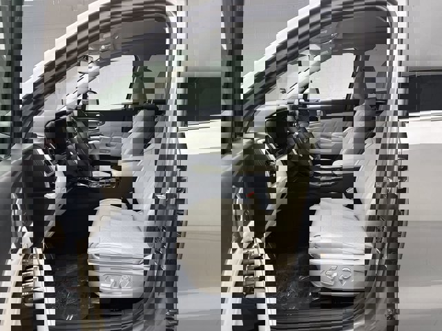 Used 2023 Kia Sorento SX Prestige w/ Panoramic Sunroof Package image 11