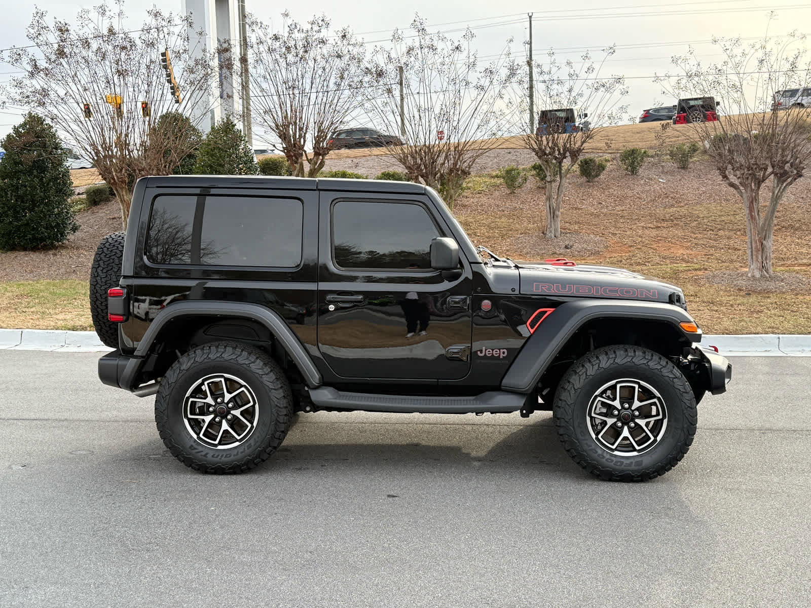 Used 2025 Jeep Wrangler Rubicon w/ Convenience Group image 7