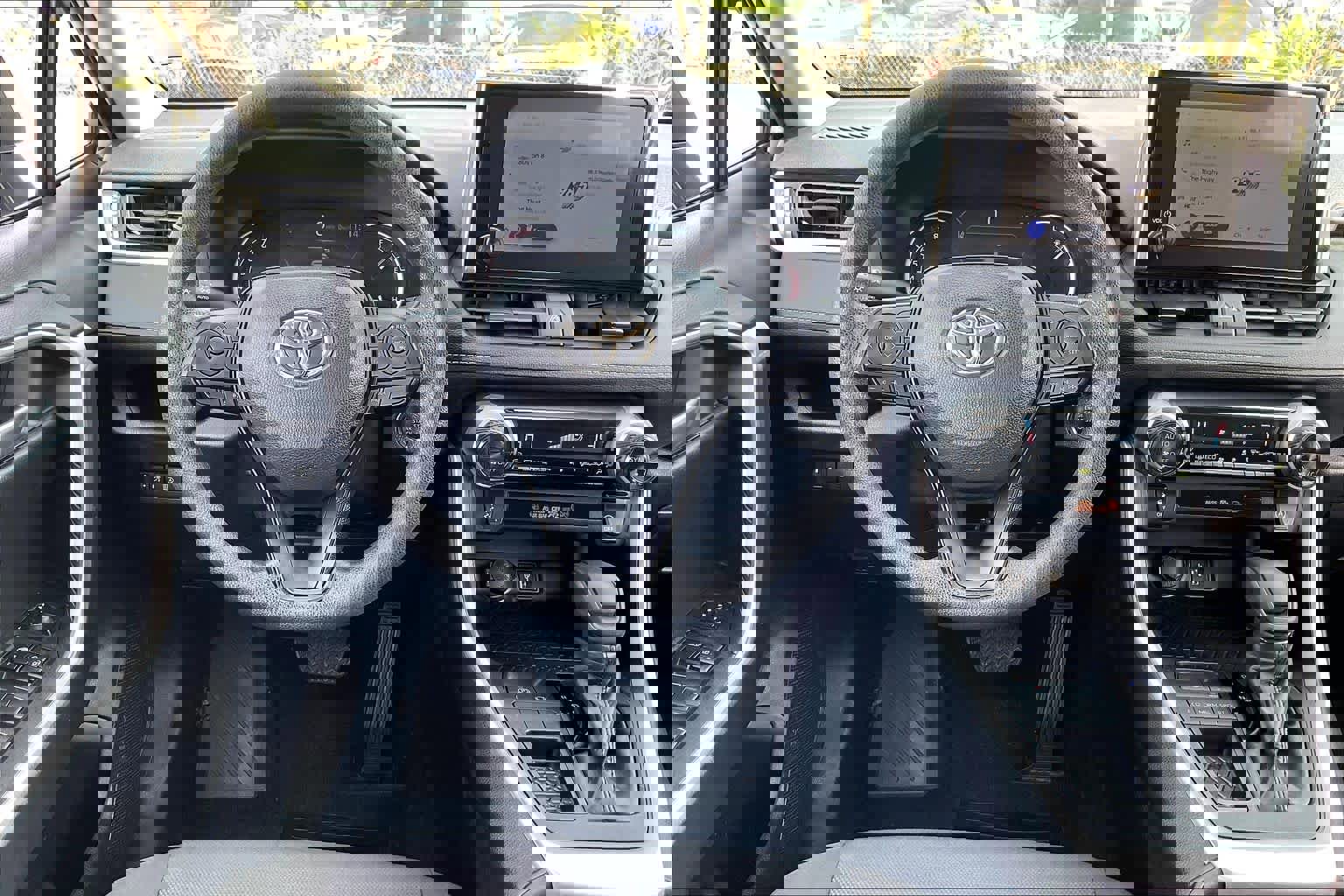 Used 2025 Toyota RAV4 XLE image 7