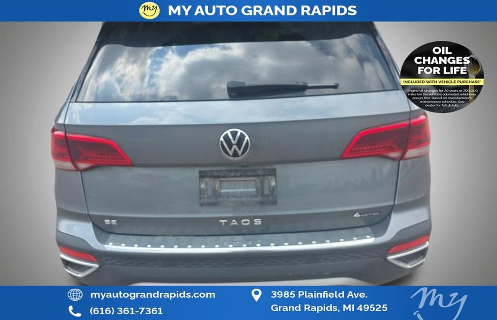 Used 2023 Volkswagen Taos SE w/ Panoramic Sunroof Package AWD/4WD image 8