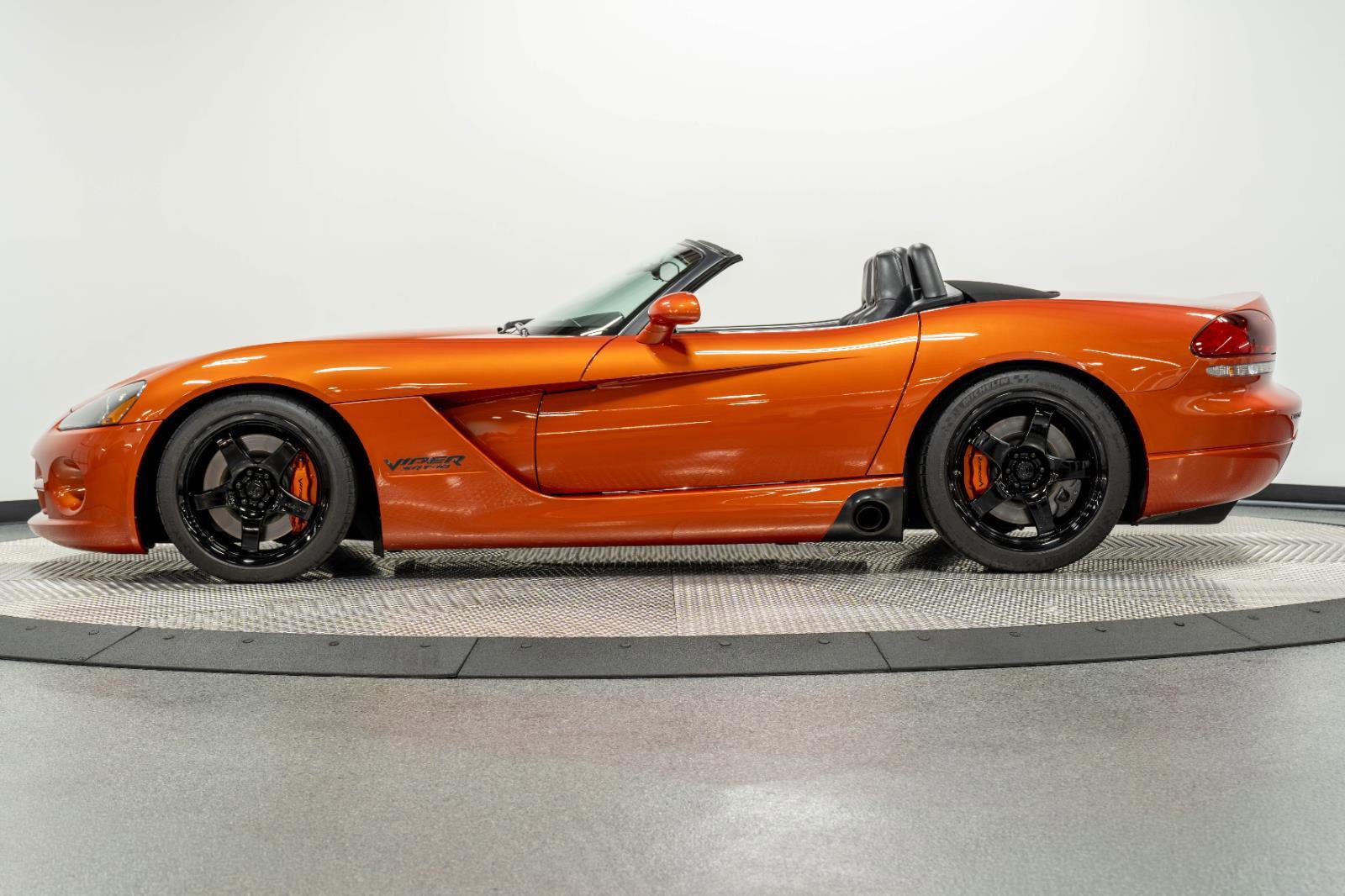 Used 2005 Dodge Viper SRT-10 w/ Copperhead Edition Group RWD image 22