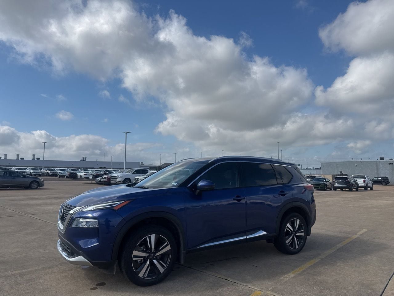 Certified 2023 Nissan Rogue Platinum w/ Platinum Premium Package FWD image 10