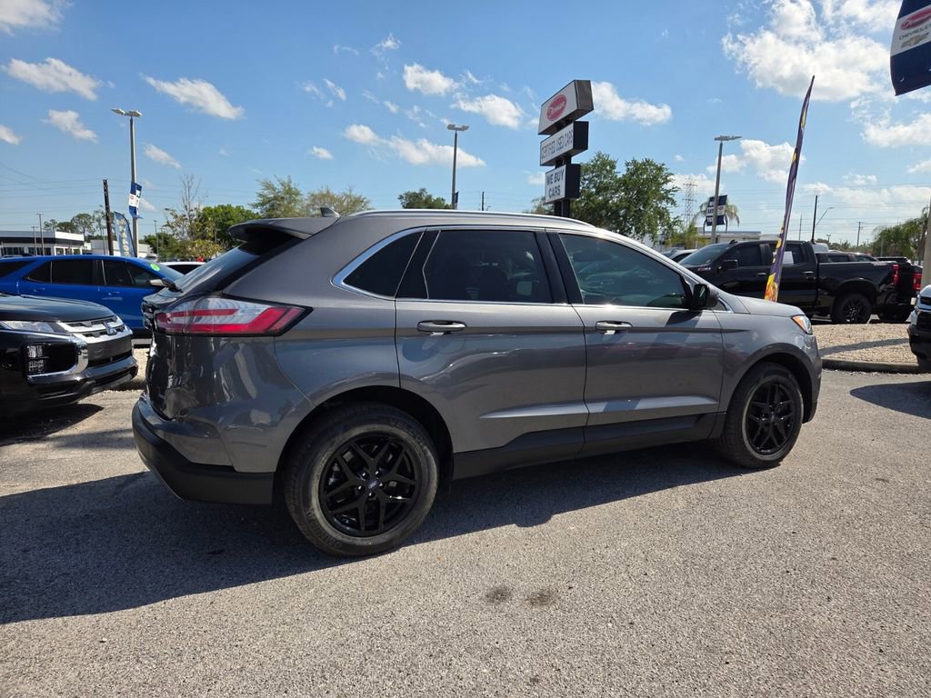 Used 2022 Ford Edge SEL image 12