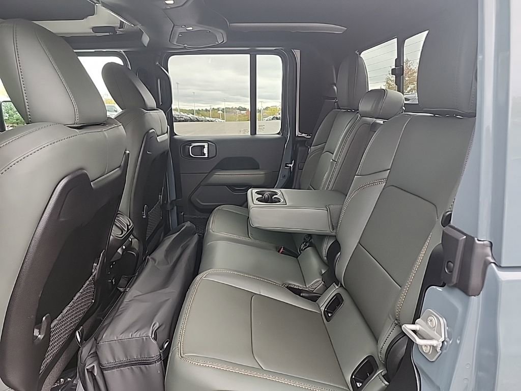 New 2025 Jeep Gladiator Mojave image 20