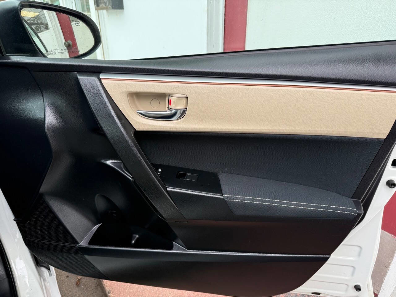 Used 2016 Toyota Corolla LE FWD image 22