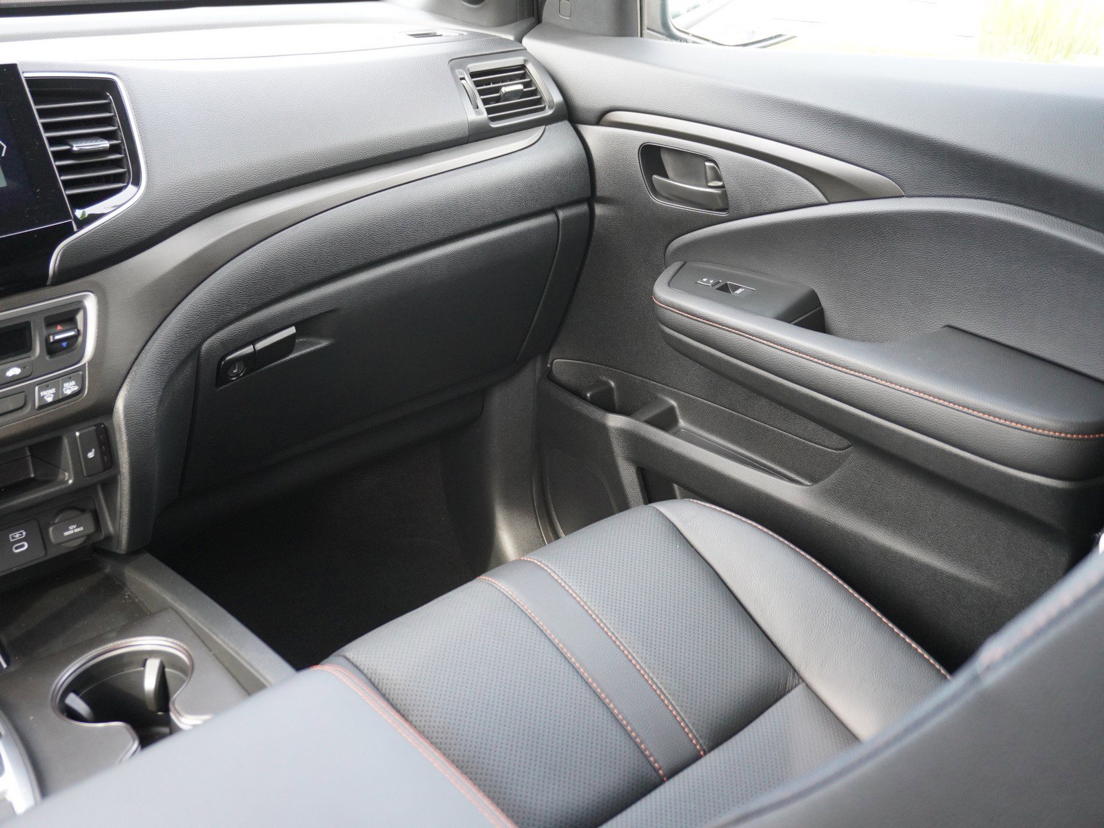 Used 2025 Honda Passport TrailSport image 18