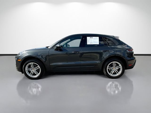 Certified 2025 Porsche Macan AWD/4WD image 2