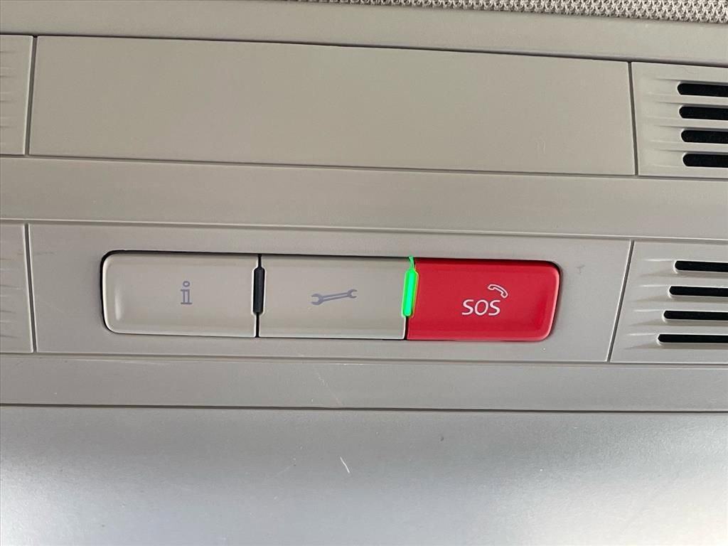 Used 2020 Volkswagen Tiguan SE w/ Panoramic Sunroof Package image 21