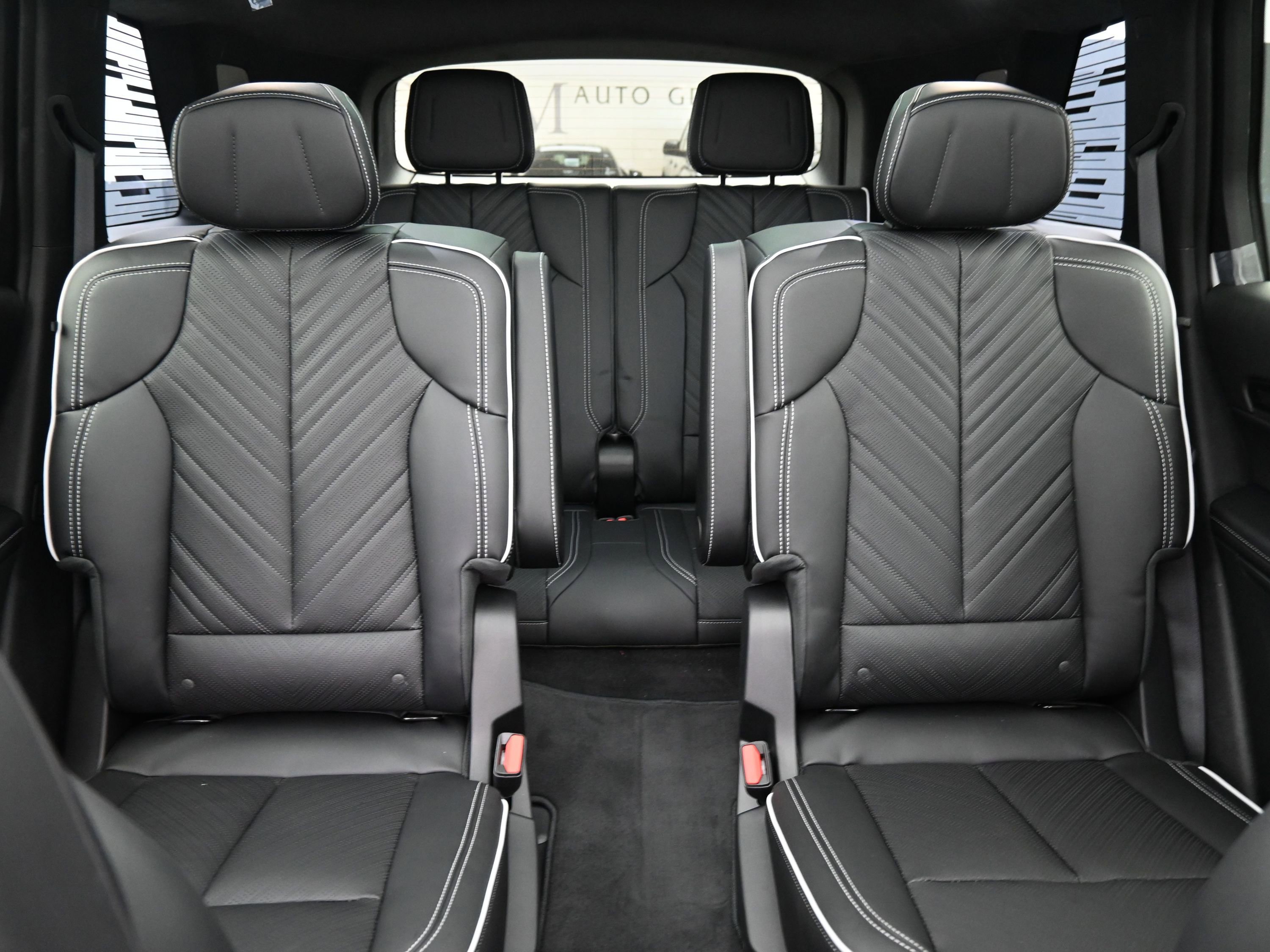 New 2026 Cadillac Vistiq Platinum image 14