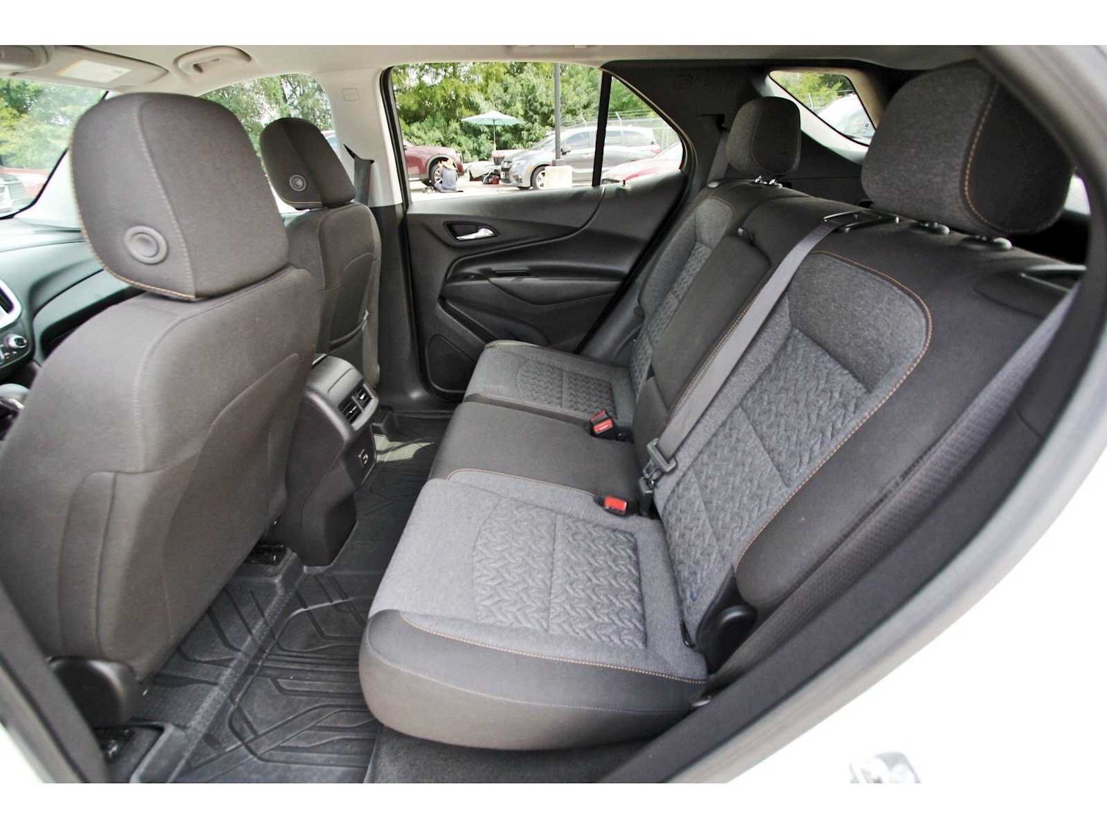 Used 2024 Chevrolet Equinox LT FWD image 11