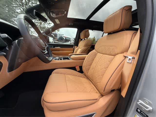 New 2026 Jeep Grand Wagoneer Summit AWD/4WD image 22