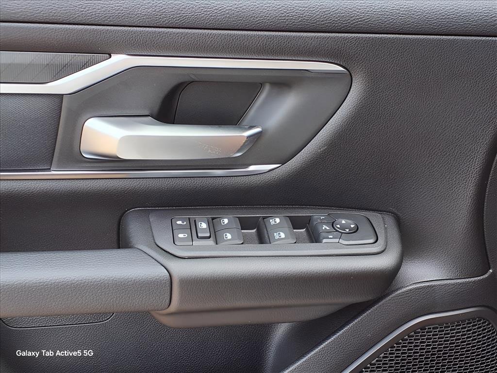 New 2026 RAM 1500 4x4 Crew Cab image 19