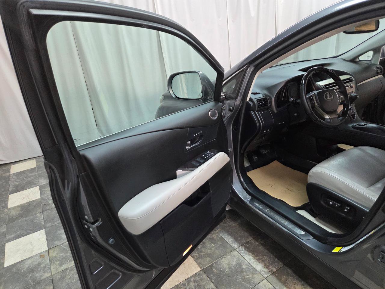 Used 2013 Lexus RX 350 AWD w/ Navigation Pkg image 11