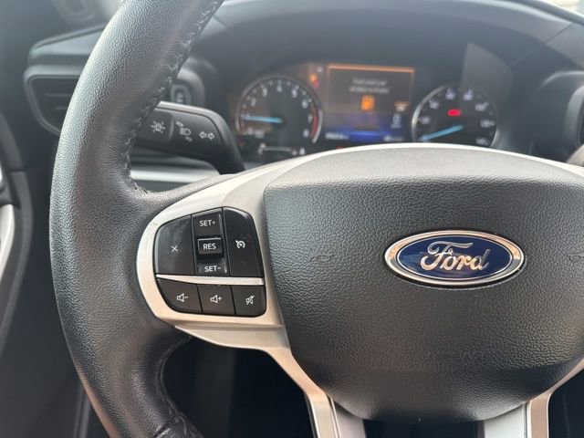 Used 2023 Ford Explorer XLT AWD/4WD image 14