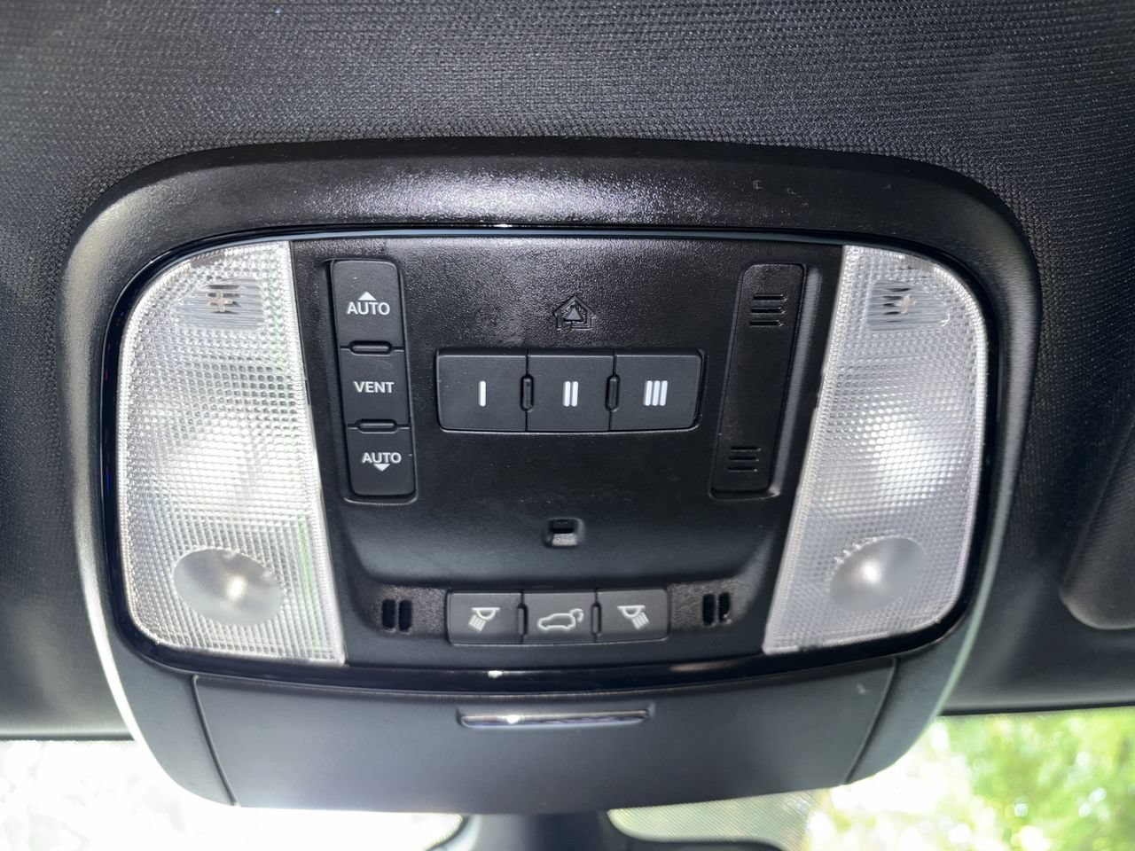 Used 2024 Dodge Durango GT RWD image 17