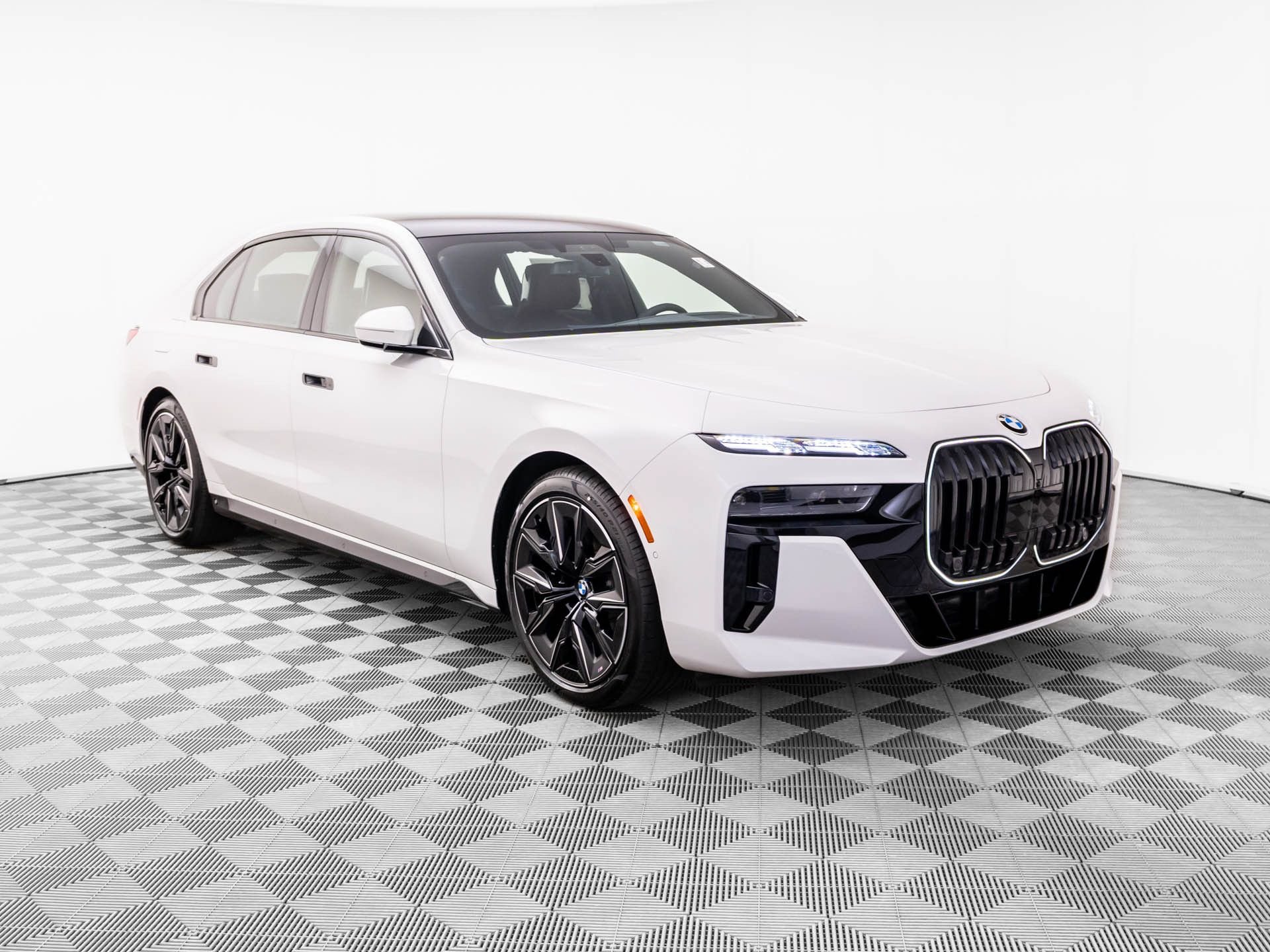 New 2026 BMW 760i xDrive w/ Executive Package AWD/4WD image 9