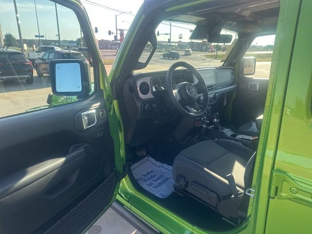 New 2025 Jeep Gladiator Willys image 17
