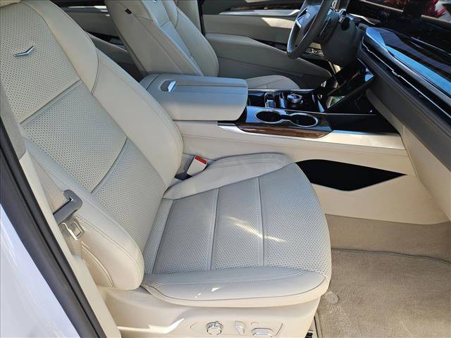 Used 2026 Cadillac Escalade ESV Platinum Sport w/ LPO, ONYX Package AWD/4WD image 20