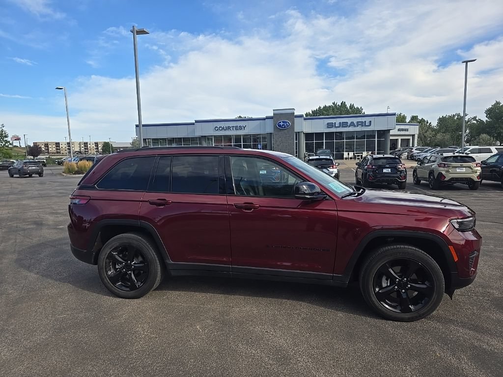 Used 2024 Jeep Grand Cherokee Altitude