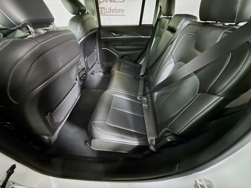 Used 2022 Jeep Grand Cherokee Limited 4xe w/ Luxury Tech Group II image 28