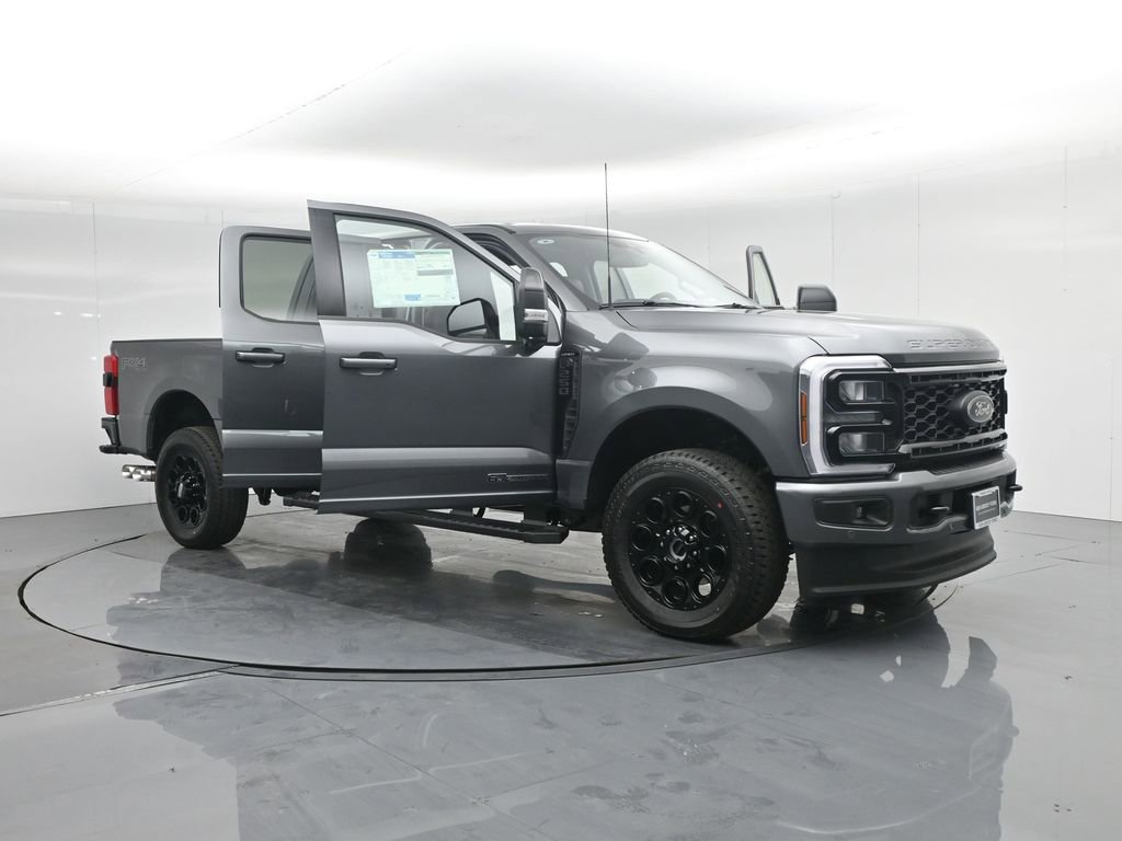 New 2026 Ford F250 Lariat w/ Black Appearance Package image 34