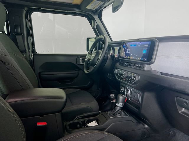 Used 2025 Jeep Gladiator Sport image 9