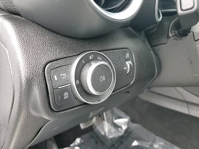 Used 2023 Alfa Romeo Giulia Ti AWD/4WD image 12