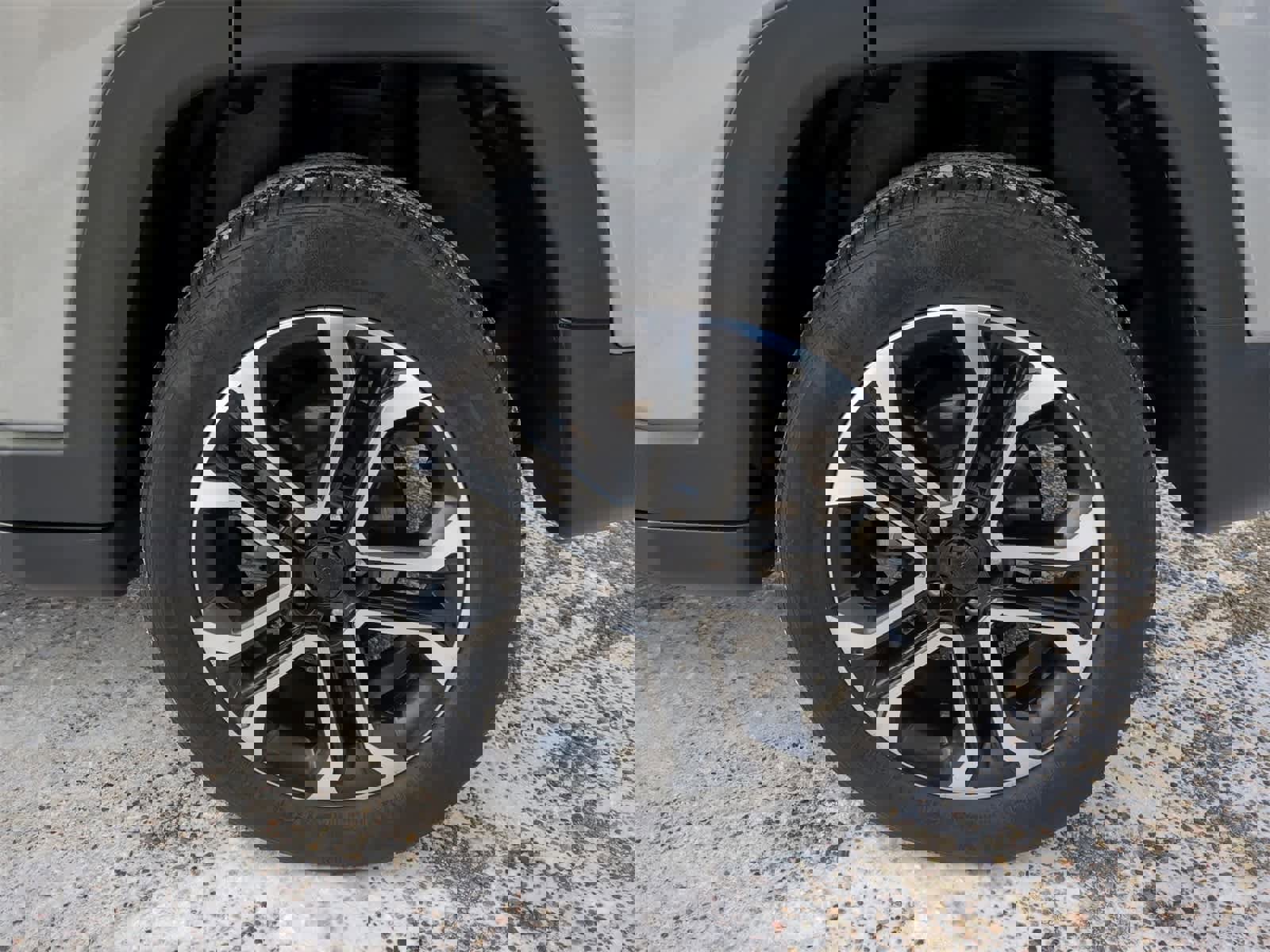 Used 2023 Jeep Compass Limited image 14