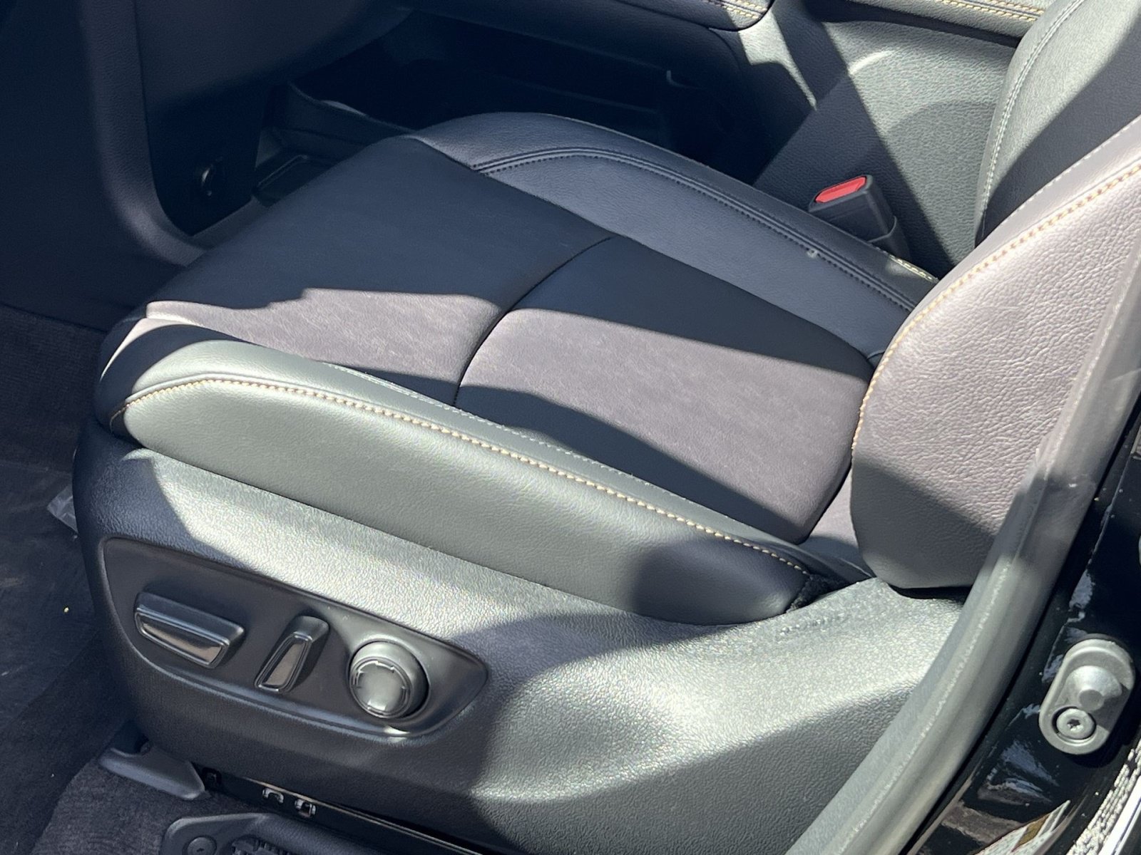 New 2026 Toyota Sienna XLE Woodland Edition AWD/4WD image 8