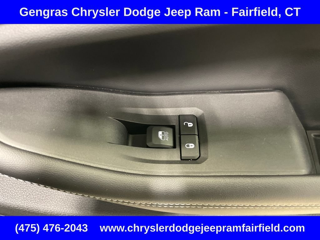 Certified 2025 Jeep Grand Cherokee L Altitude AWD/4WD image 15