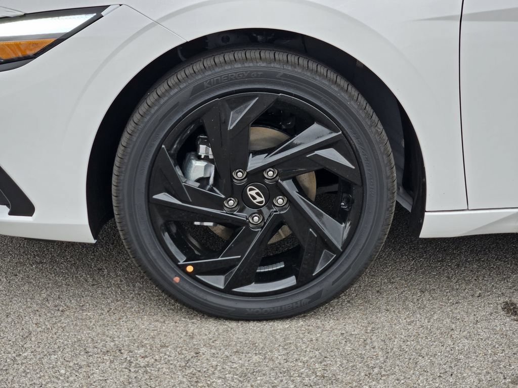 New 2026 Hyundai Elantra SEL FWD image 13