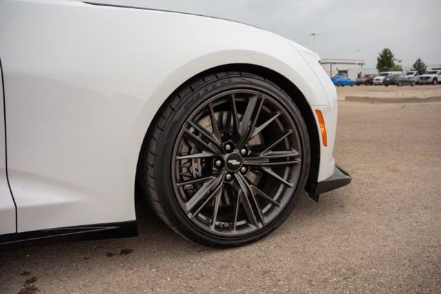Used 2019 Chevrolet Camaro ZL1 RWD image 7