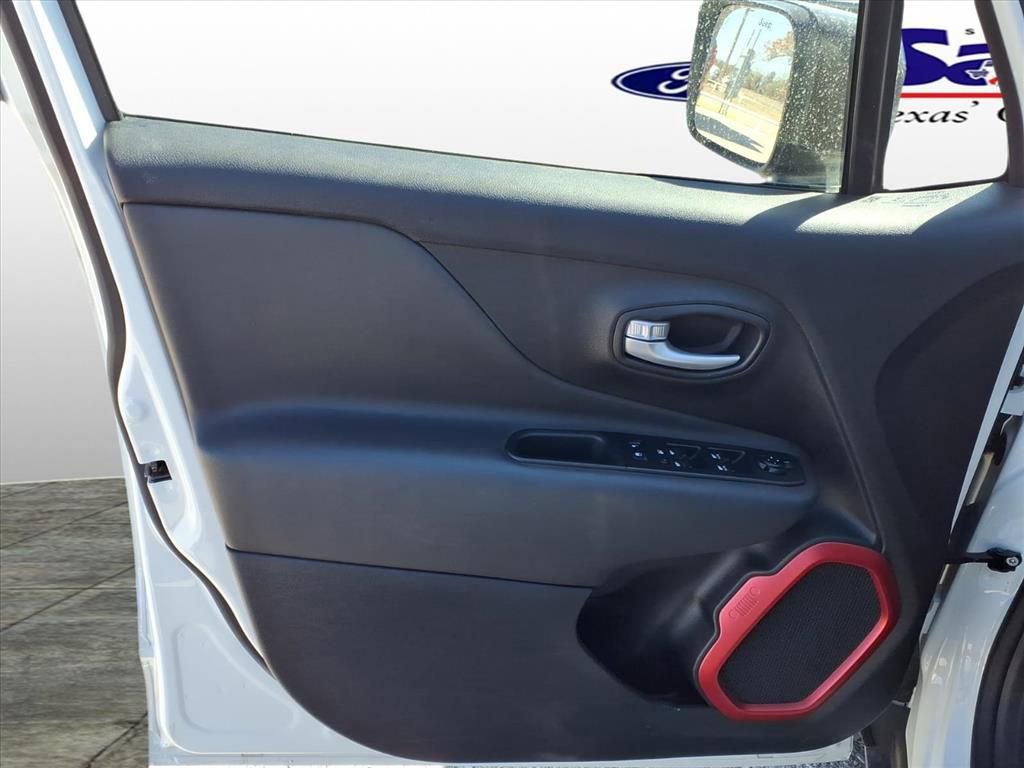 Used 2023 Jeep Renegade Trailhawk image 11