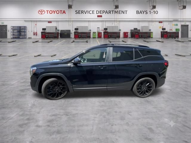 Used 2024 GMC Terrain SLE w/ Elevation Edition FWD image 4