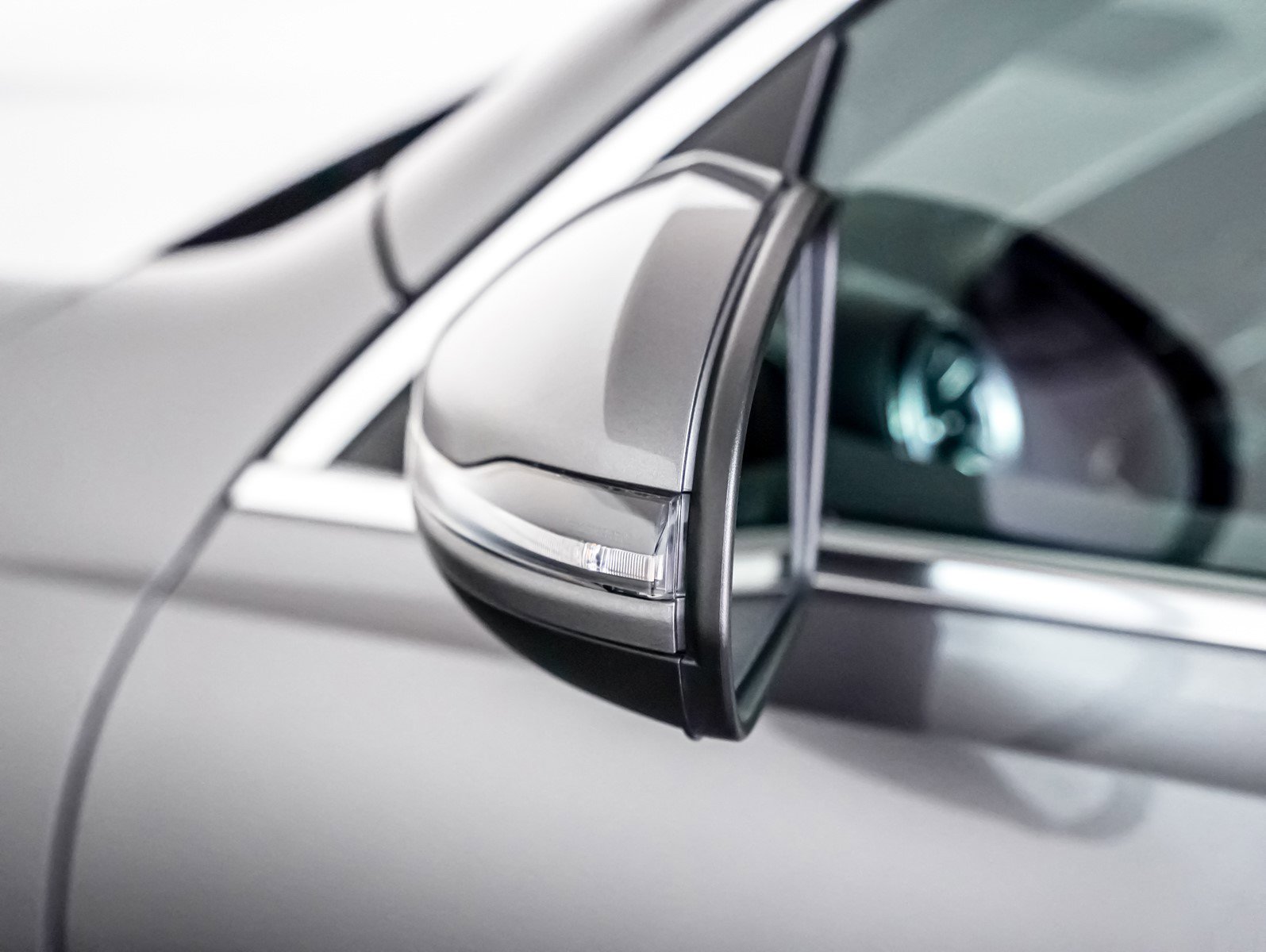 Certified 2023 Mercedes-Benz EQB 250+ w/ Exclusive Package image 25