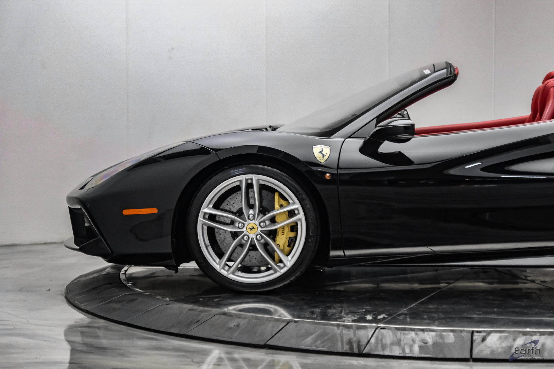 Used 2018 Ferrari 488 Spider RWD image 11