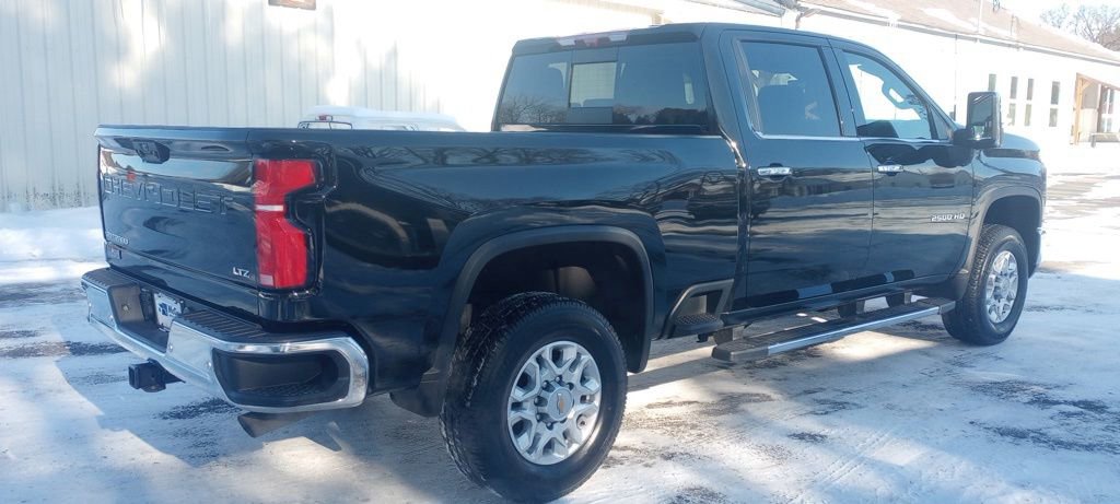 Used 2024 Chevrolet Silverado 2500 LTZ w/ LTZ Premium Package image 7