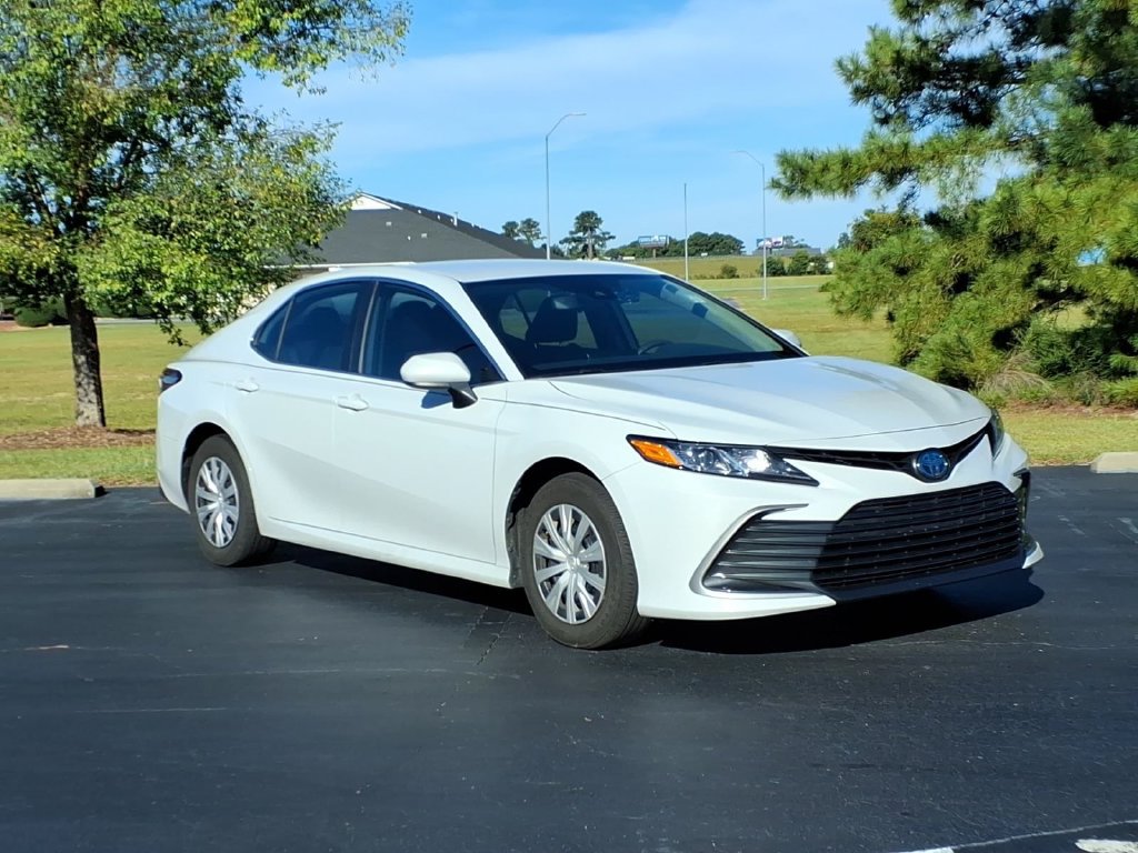 Used 2023 Toyota Camry LE FWD image 2