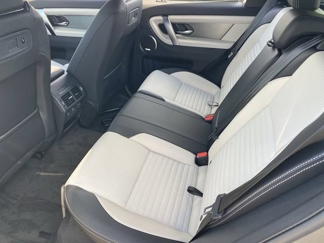 Used 2025 Land Rover Discovery Sport Dynamic SE AWD/4WD image 15