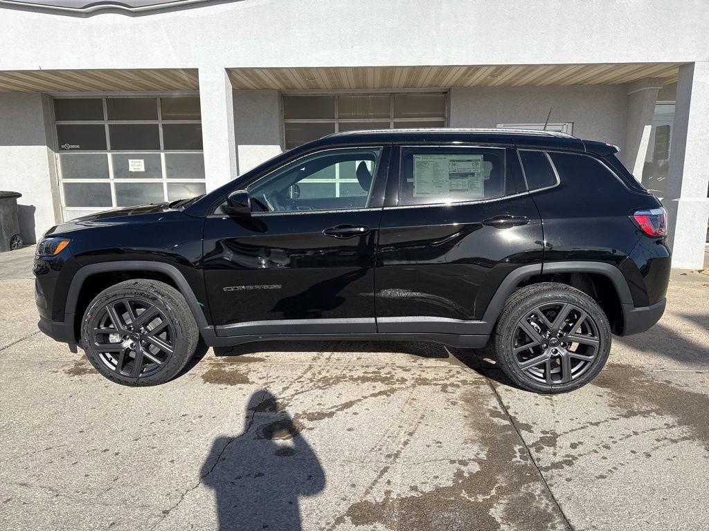 New 2026 Jeep Compass Latitude image 3