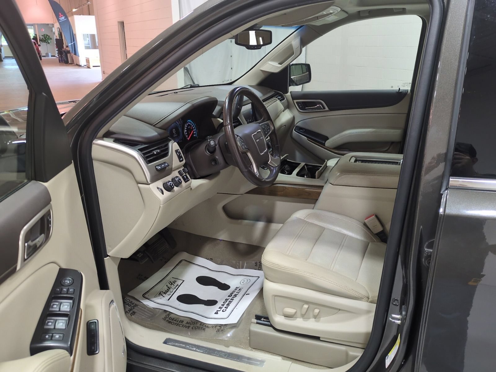 Used 2019 GMC Yukon Denali w/ Open Road Package AWD/4WD image 18