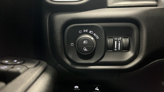 Used 2025 RAM 1500 Big Horn AWD/4WD image 31