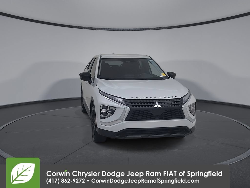 Used 2023 Mitsubishi Eclipse Cross LE AWD/4WD image 4