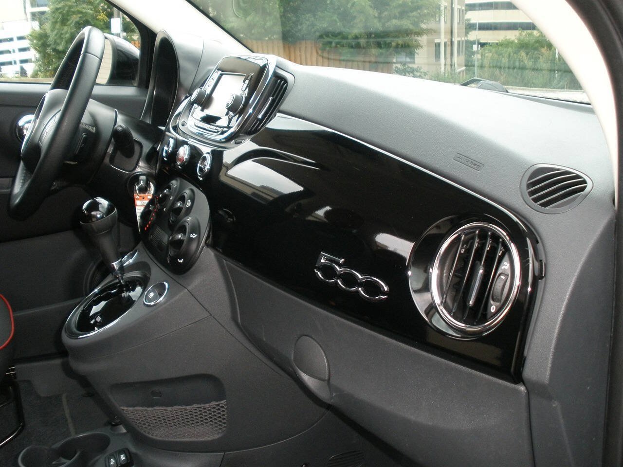 Used 2017 FIAT 500 Pop w/ Sport Appearance Package FWD image 32