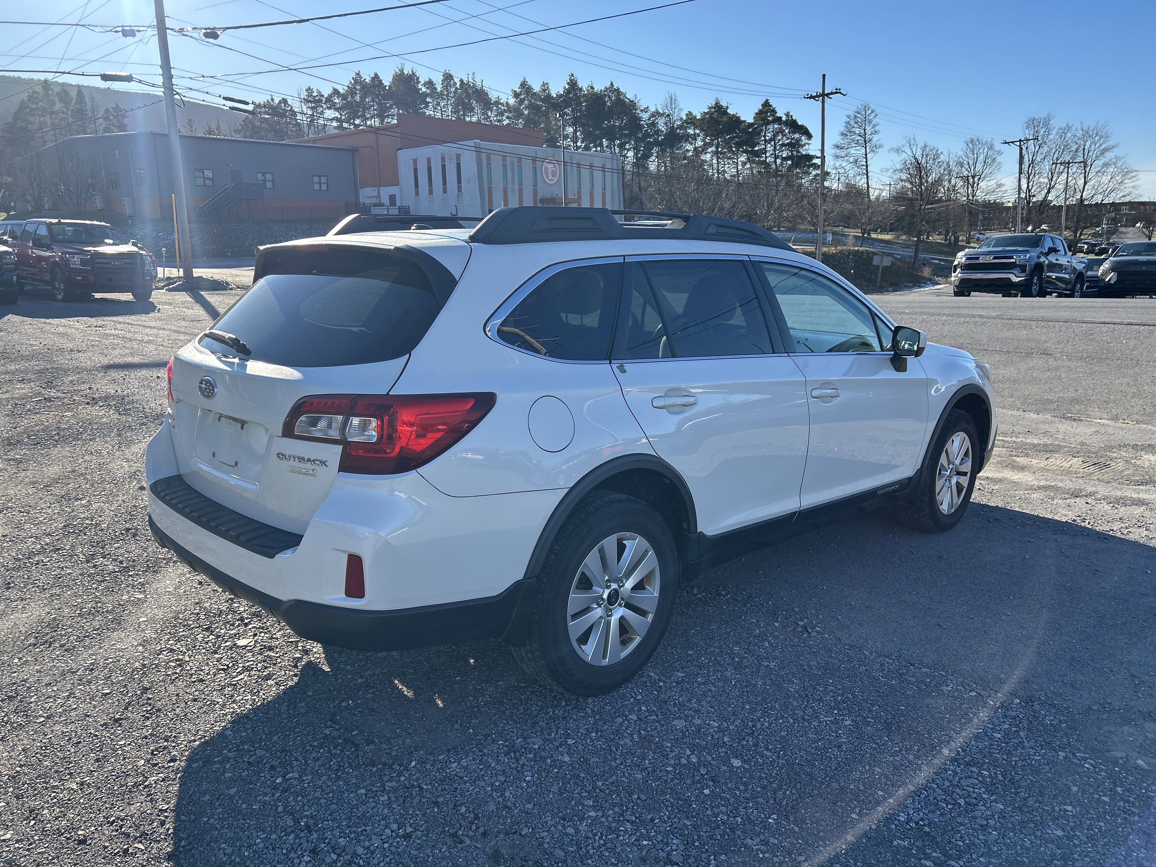 Used 2015 Subaru Outback 2.5i Premium video 3