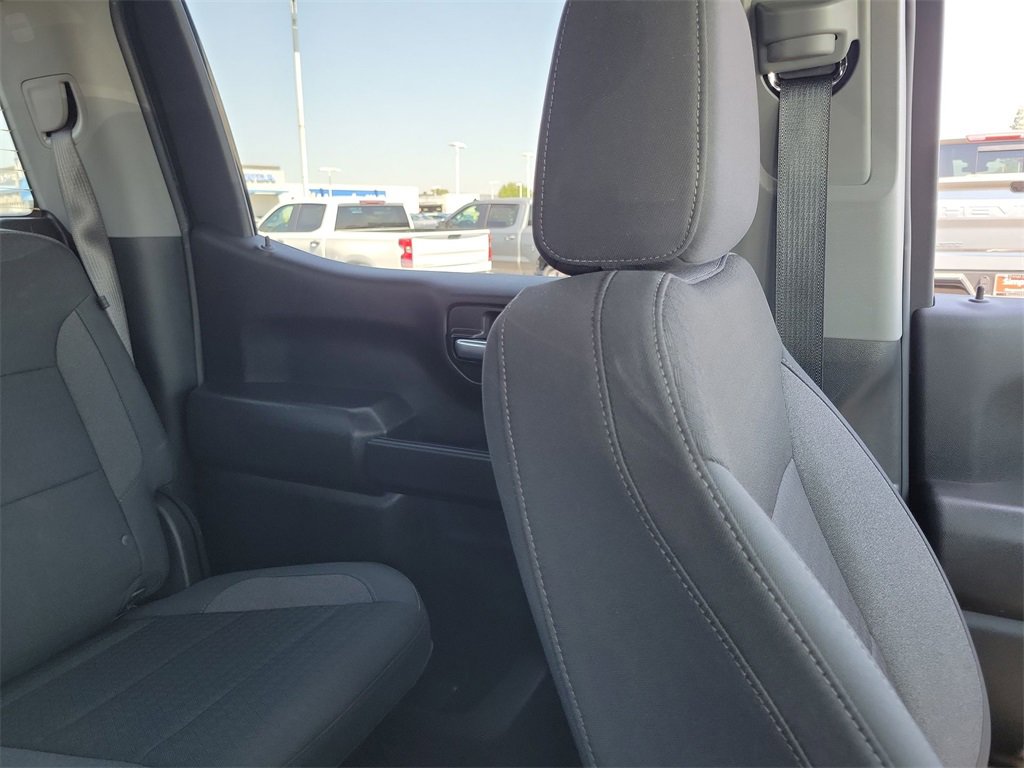 Used 2025 Chevrolet Silverado 1500 Custom image 14